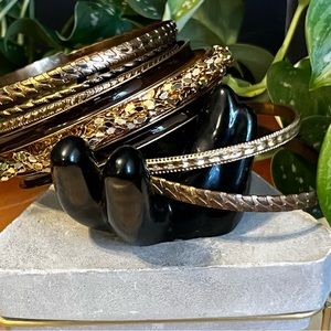 $1 JEWELRY SALE! Bundle for deals!